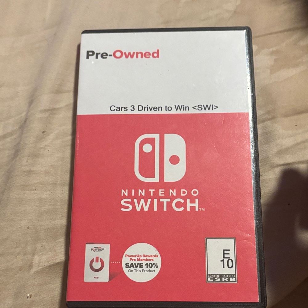 Nintendo Switch Cars 3: Driven to Win - Red Cover